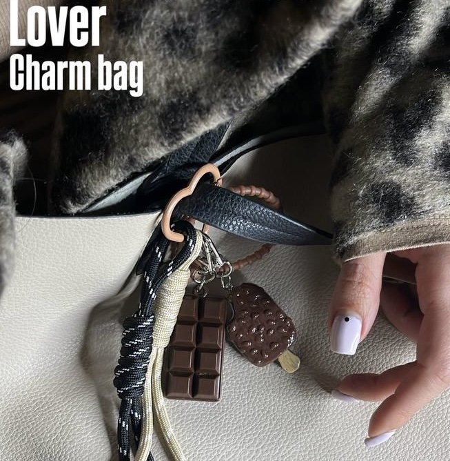 چارم‌ کیف بستنی و ‌شکلات